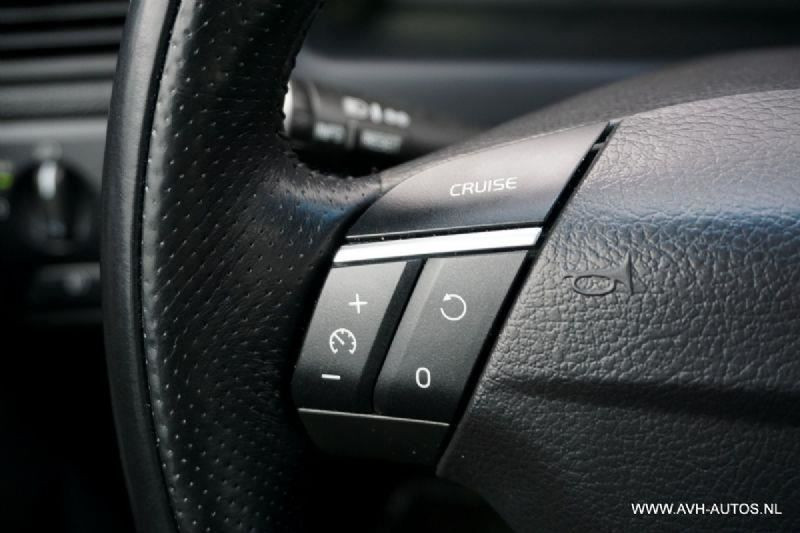Volvo S60 2.4d, leer + clima!