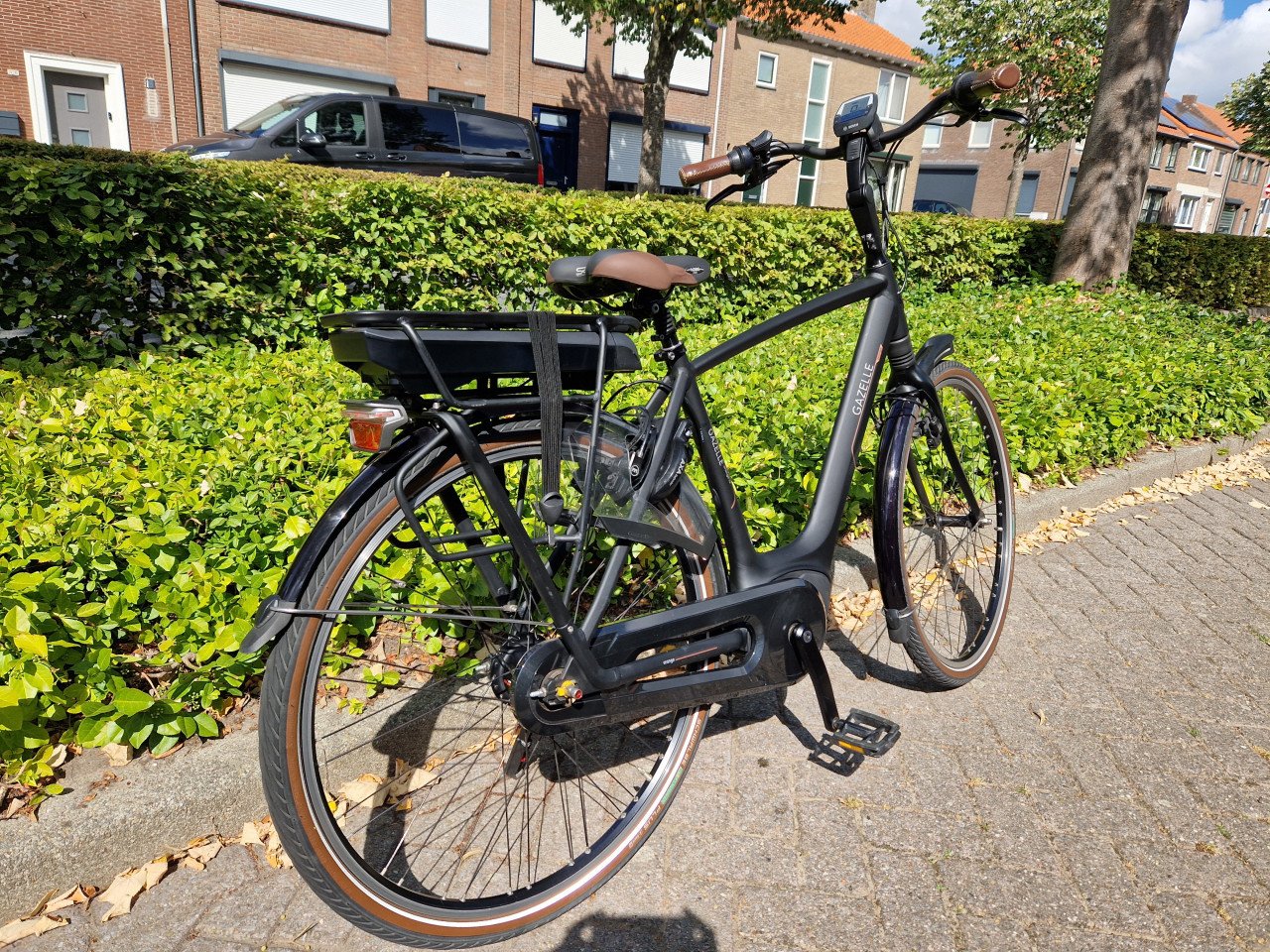 Keurig nette Gazelle Orange elektrische heren fiets met Bosch middenmotor
