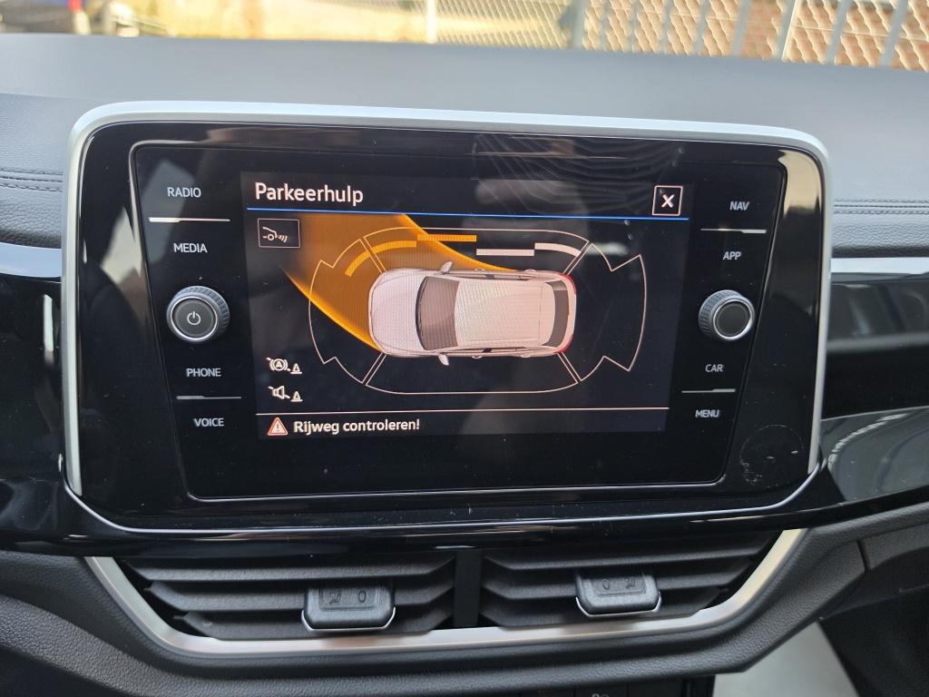Volkswagen T-roc 1.5 tsi r-line | virtuel | clima | navi | parkassist | iq 