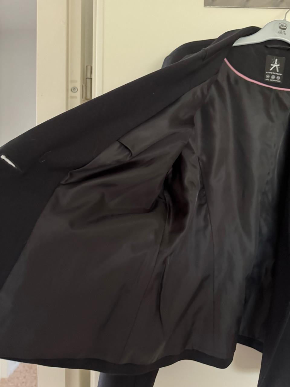 Zwarte, gevoerde damesblazer van Atmosphere in maat 44