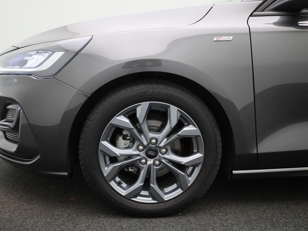 Ford Focus wagon 1.0 ecoboost hybrid st-line btw auto! | 17'' lmv | automaa