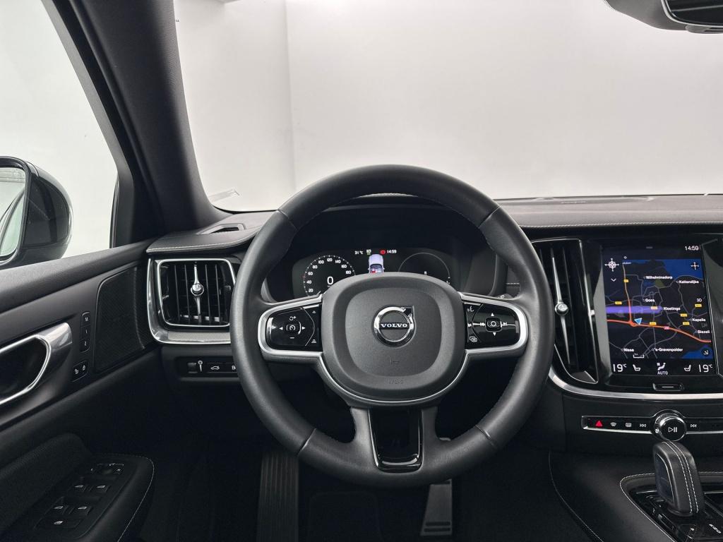 Volvo V60 t6 398pk recharge awd plus dark| long range| pano| 360camera| tre