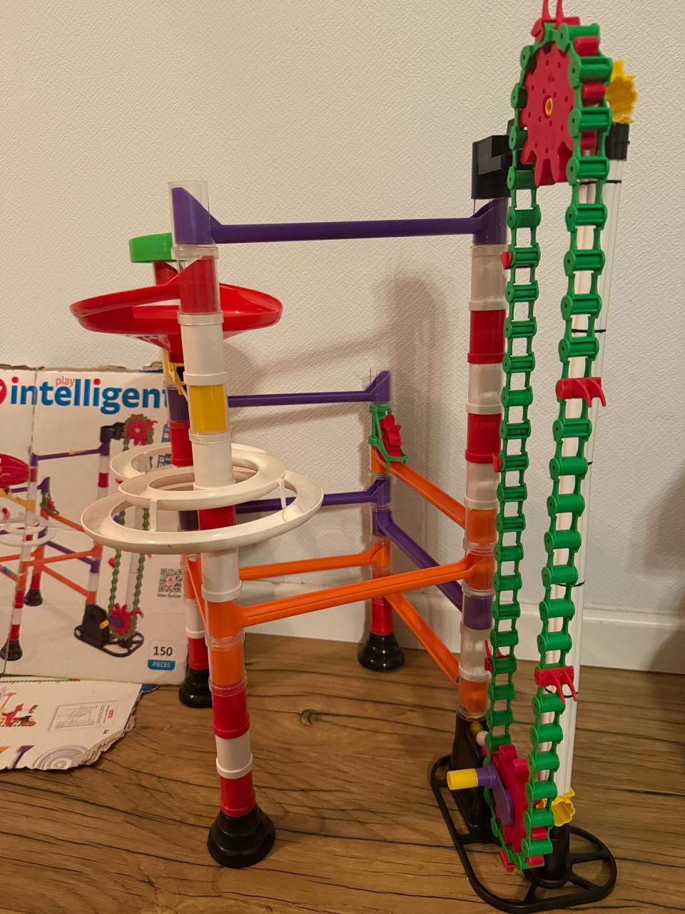 Drie verschillende knikkerbanen van Quercetti