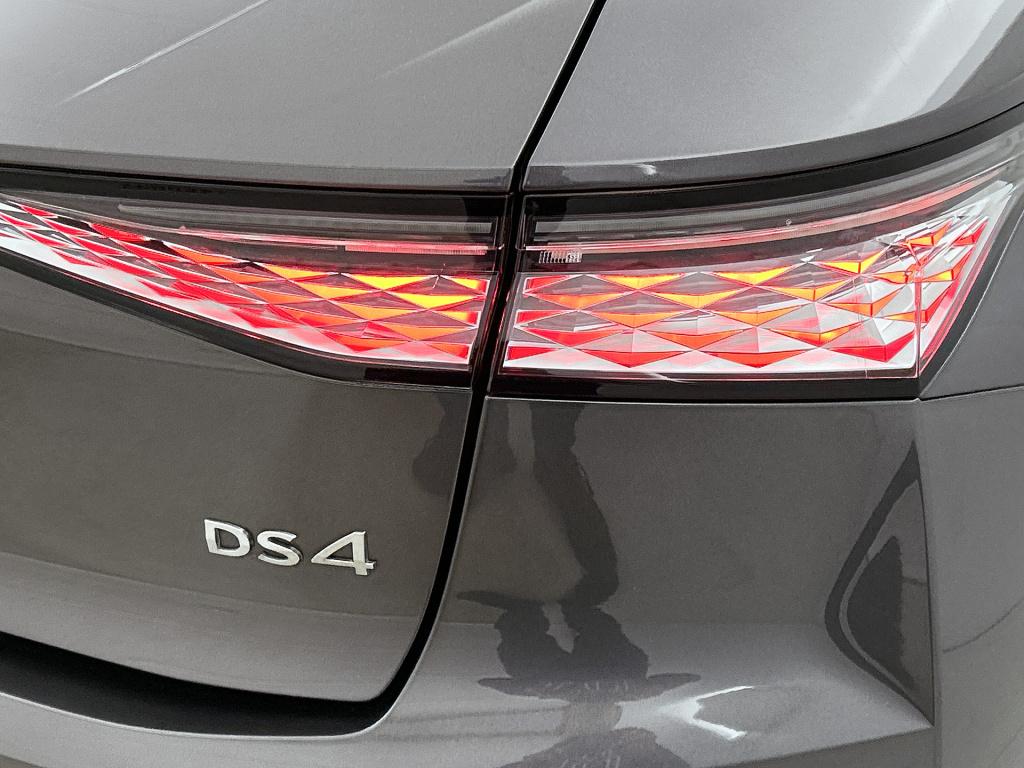Ds Ds 4 130pk automaat etoile | 180 camera | elektrische stoelverstelling |