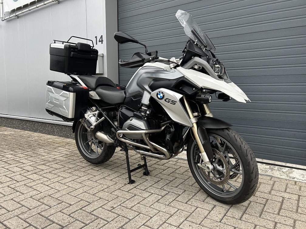 Frisse BMW R1200GS uit 2015 met 76dkm, 1e eig, vario kofferset etc €8995,-
