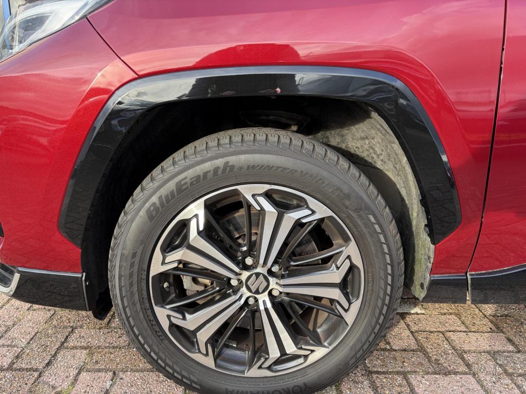 Suzuki Across 2.5 plug-in hybrid style