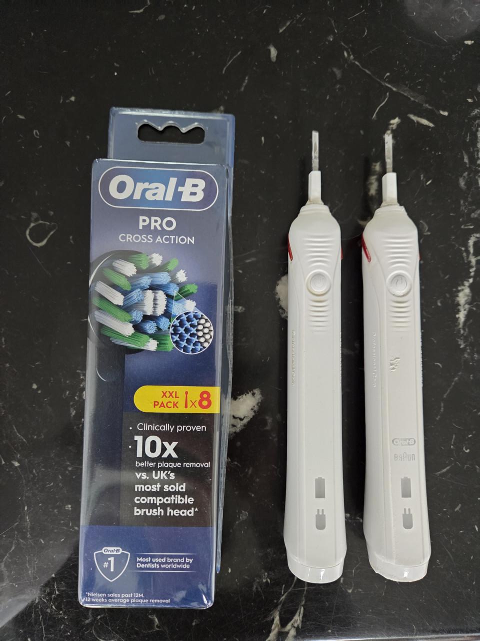 2 Oral B tandenborstelapparaten