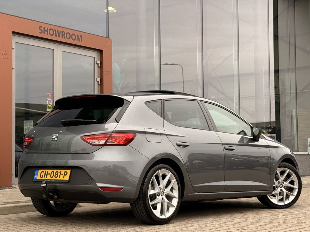 Seat Leon 1.0 ecotsi style connect | pano | camera | apple carplay | trekha