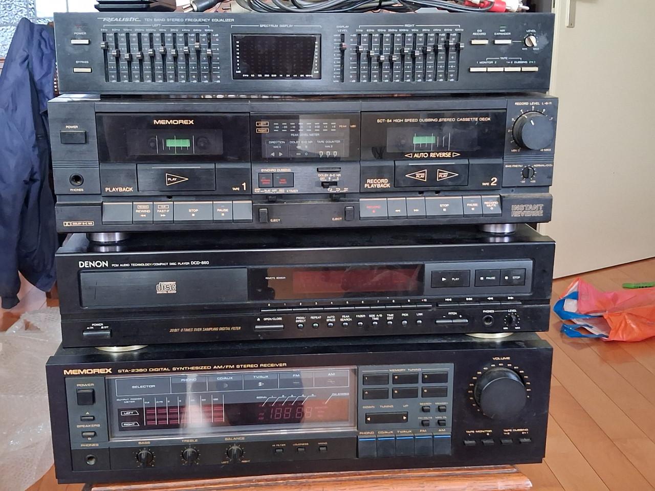 Stereo toren uit losse componenten