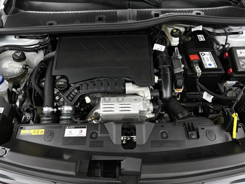 Peugeot 2008 130 pk automaat gt | rijklaar | panoramadak | achteruitrijcame