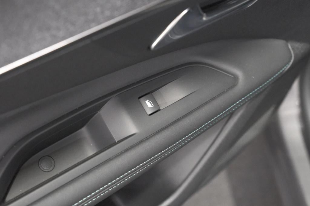 Peugeot 3008 1.6 plug-in hybrid 225 allure | camera | dodehoekdetectie | na