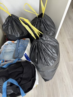 Zakken vol kleding xs/s