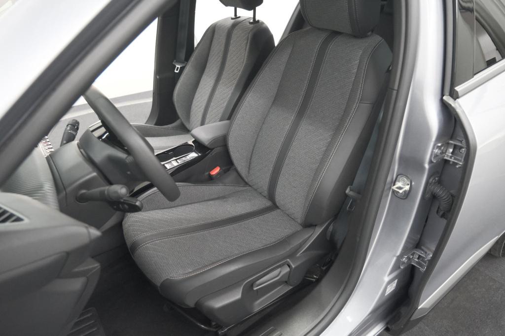 Peugeot 2008 puretech 100 allure | apple carplay | parkeersensoren | climat