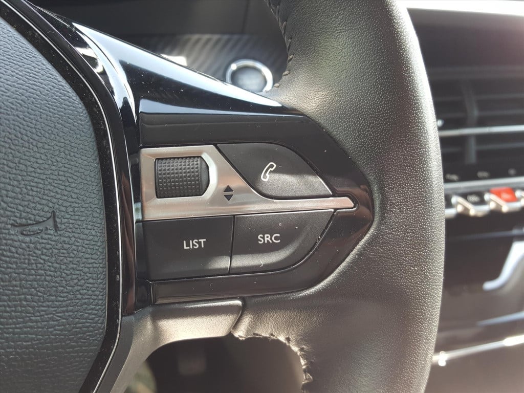 Peugeot 208 allure 1.2 puretech 100pk | 3d-navigatietomtom&bluetooth&dab+ |