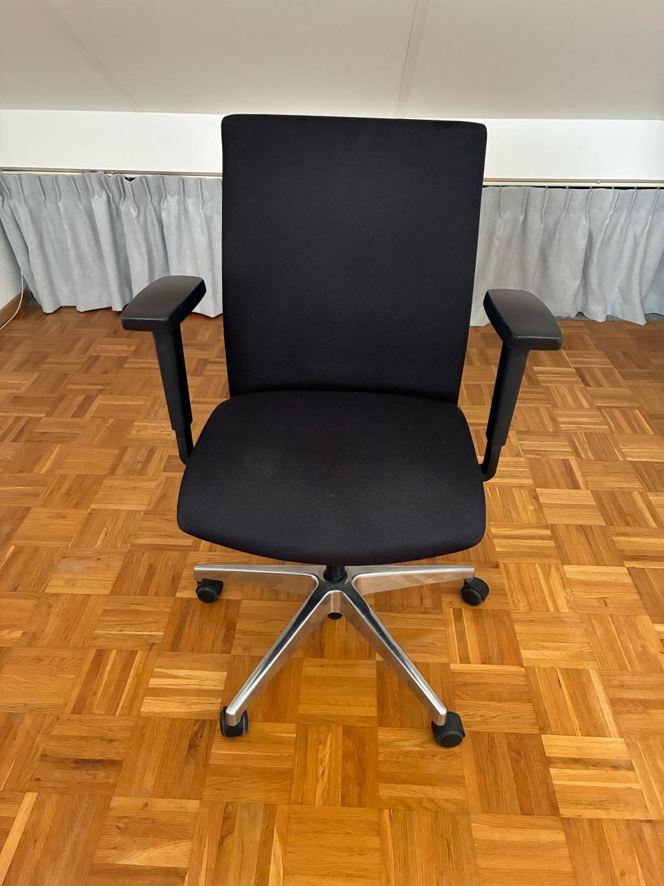 Bureaustoel van Interstuhl, volledig instelbaar!