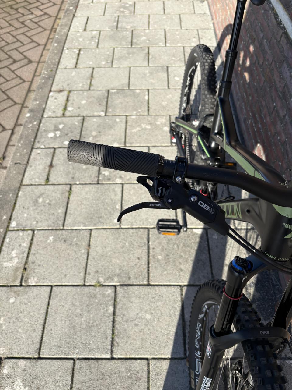 Radon slide 160 maat L