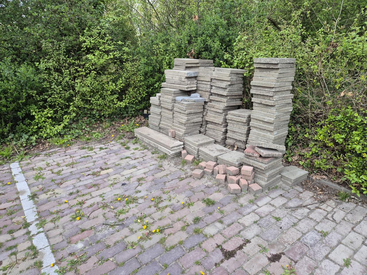 Tuintegels 30*30 (gratis afhalen)