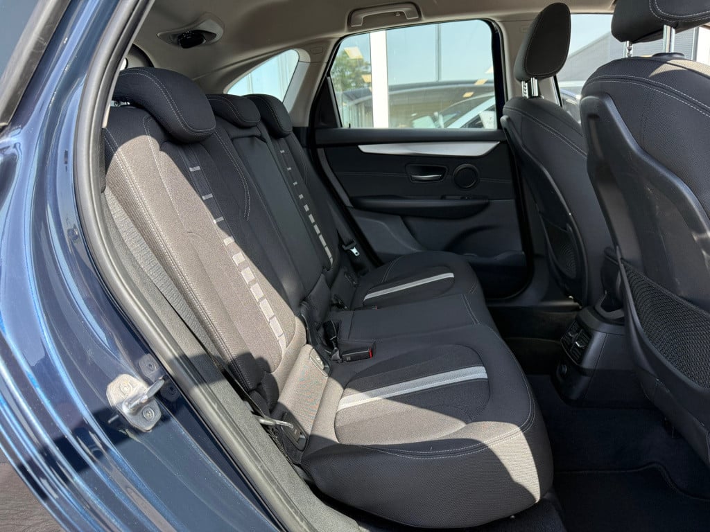 BMW 2-serie active tourer 218i essential