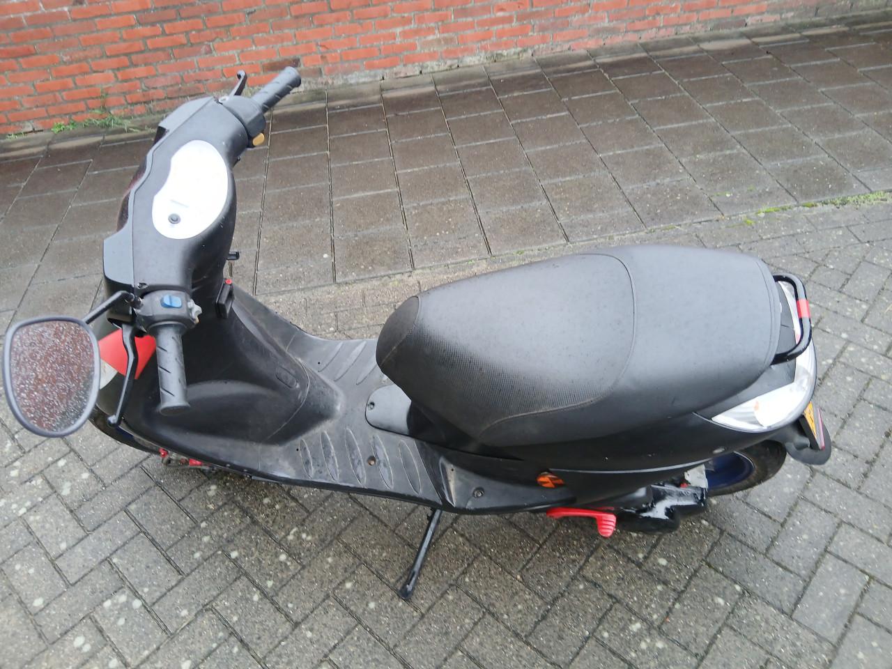 Te koop peugeot vivacity met geel kenteken