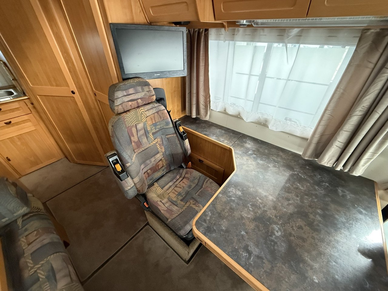 Integraal camper Hymer E 510.