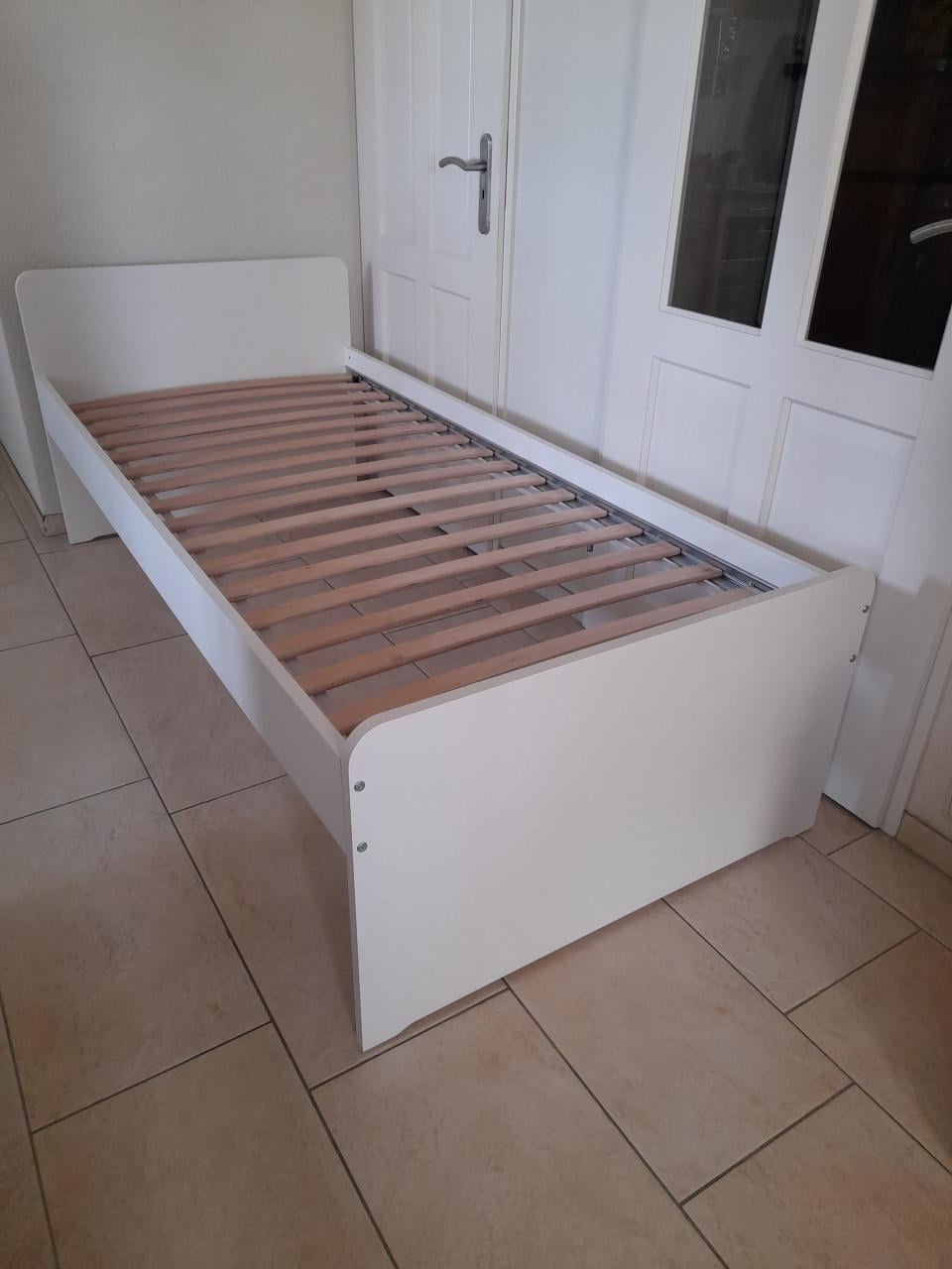 Wit 1 persoons bed 90 x 200 (z.g.a.n.)