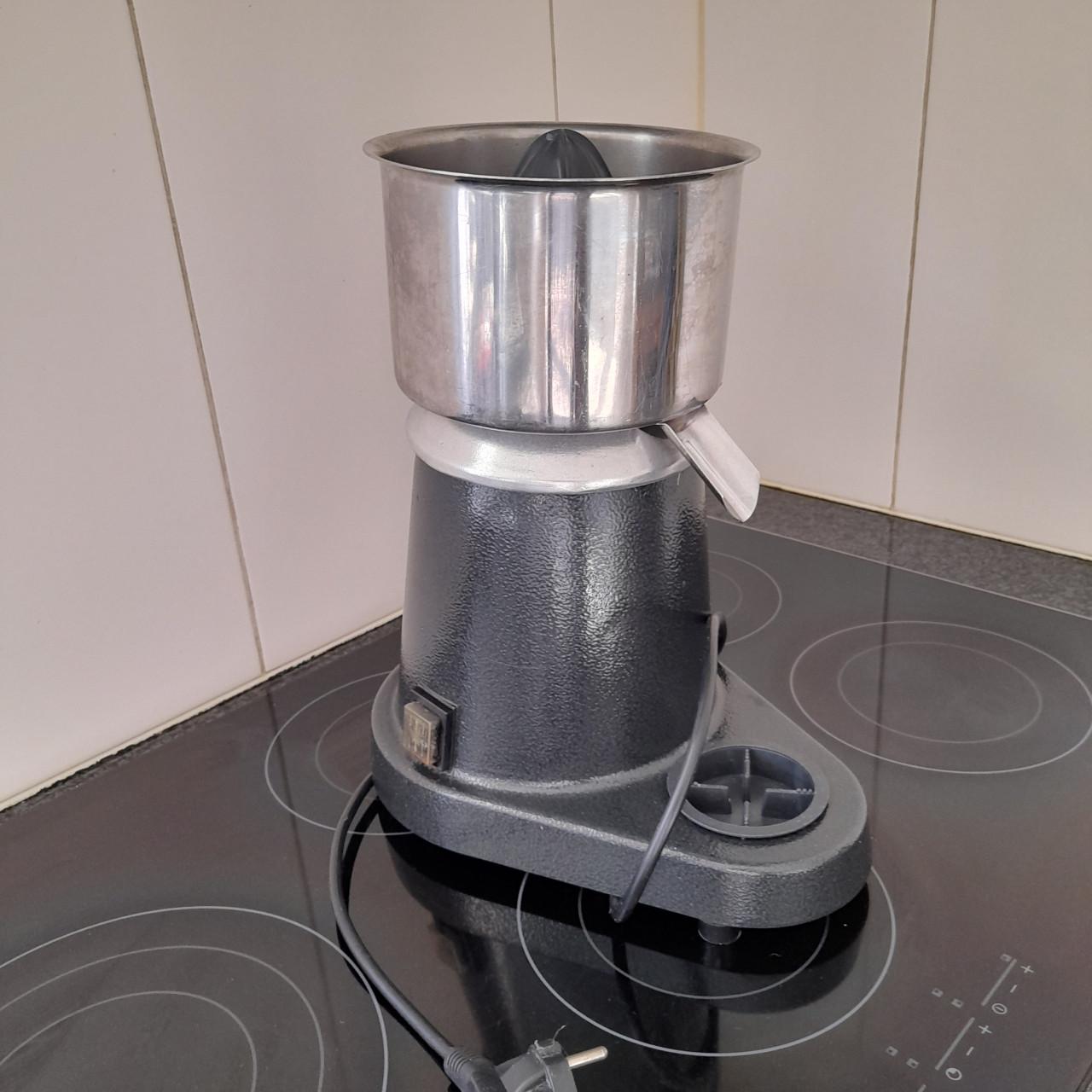Professionele Fruit juicer / citrus pers( in goede nette staat)