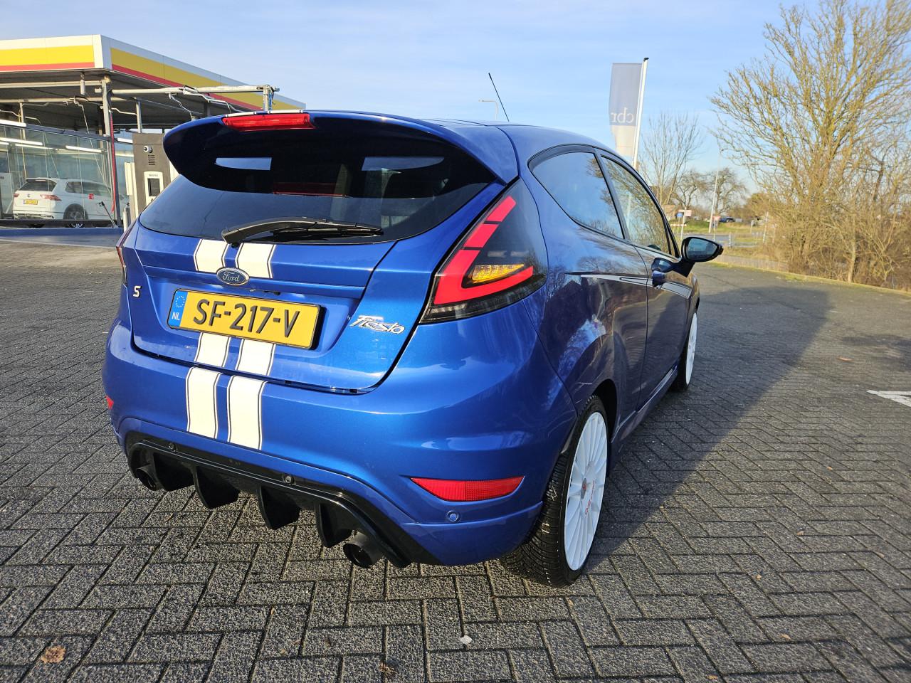 Ford Fiesta 1.6 metal
