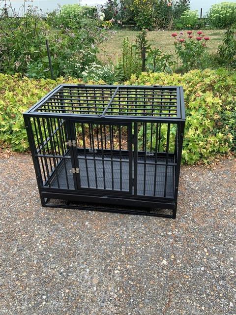 Te koop; stalen puppy bench  kennel
