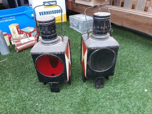 2 antieke locomotief  lampen