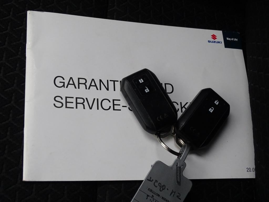 Suzuki Swift 1.0 stijl automaat | stoelverwarming | navi | bluetooth