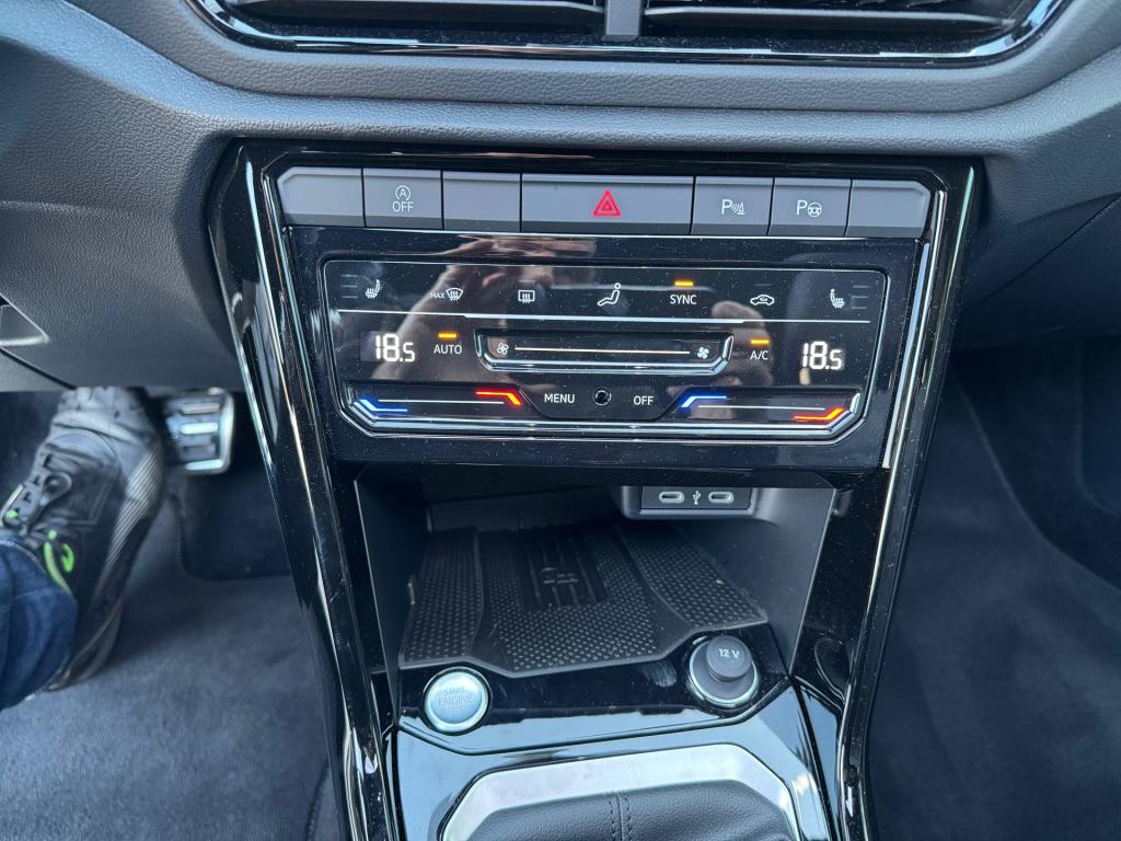 Volkswagen T-roc 1.5 tsi r-line black edition automaat , panoramaschuifdak 