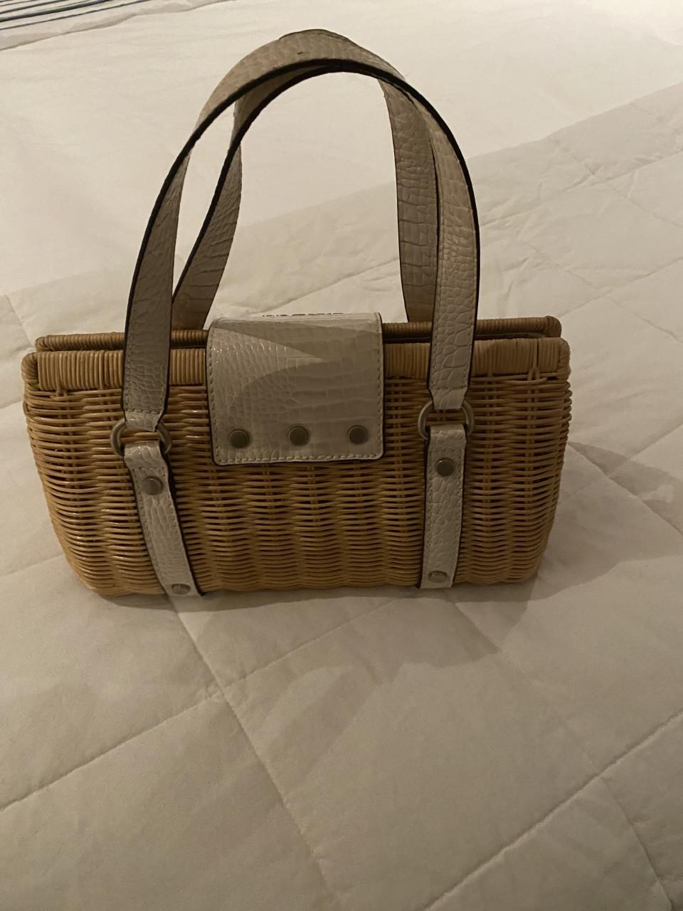 Guess tas ivoor kleur