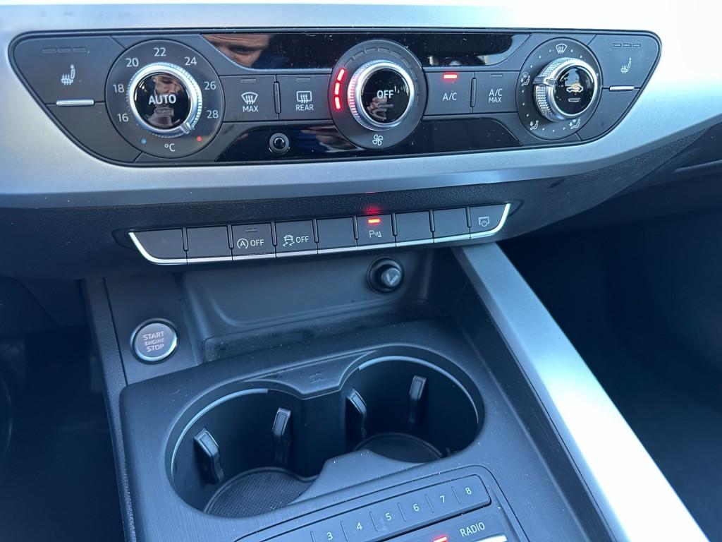 Audi A4 2.0 tdi design pro line uitklapbare trekhaak stoelverwarming