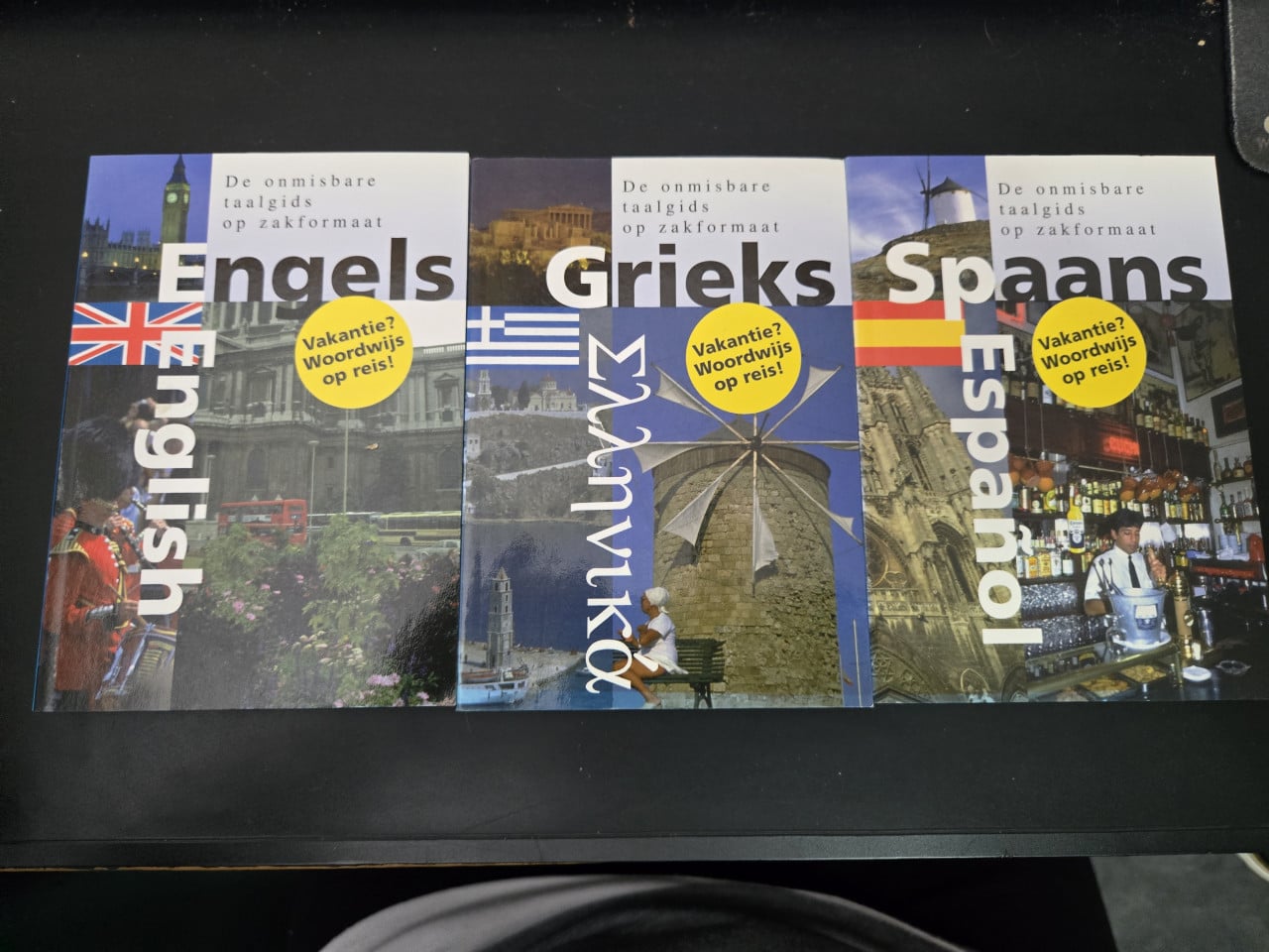 3 boeken:   taalgidsen in zakformaat Engels, Grieks en Spaans Zgan