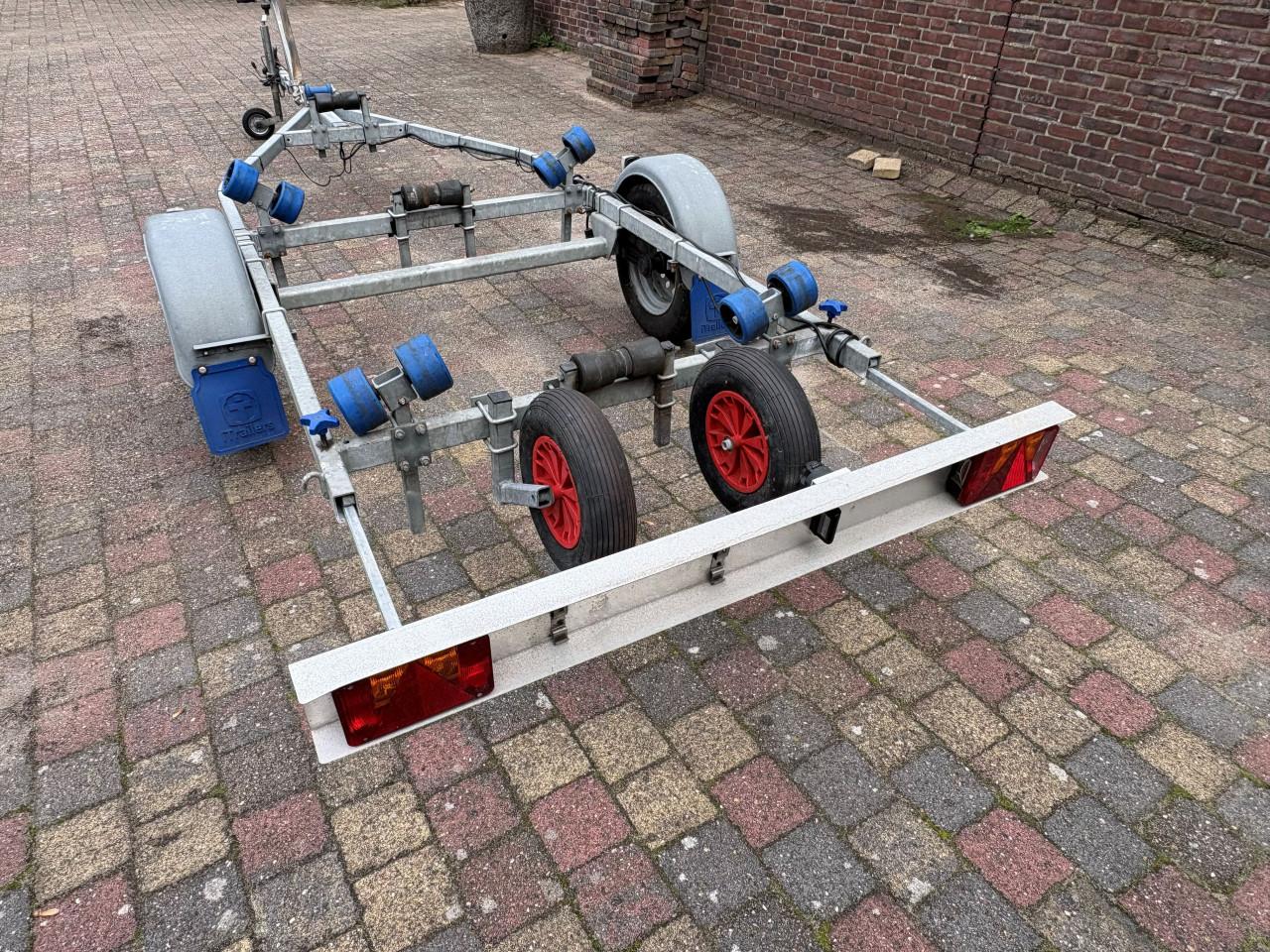 Kanteltrailer TTH 750 EASYROLLER COC met gratis Wayfarer zeilboot