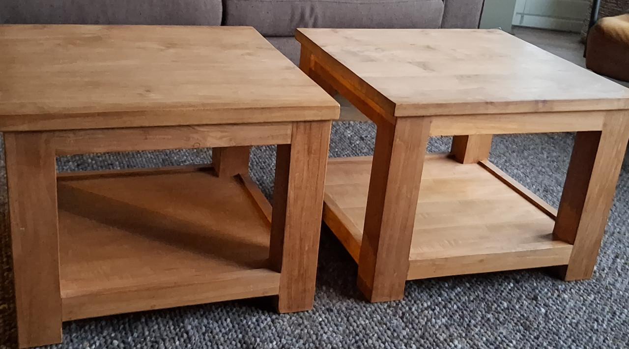 Teak tafeltjes: 60 x 60 cm