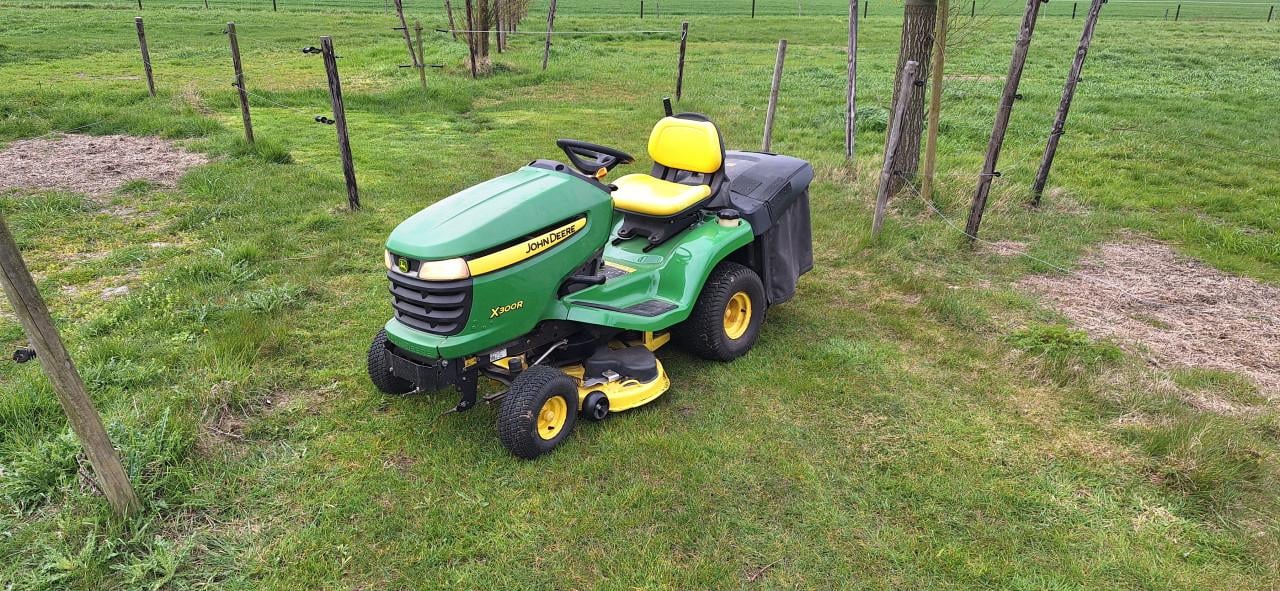 John Deere X300R