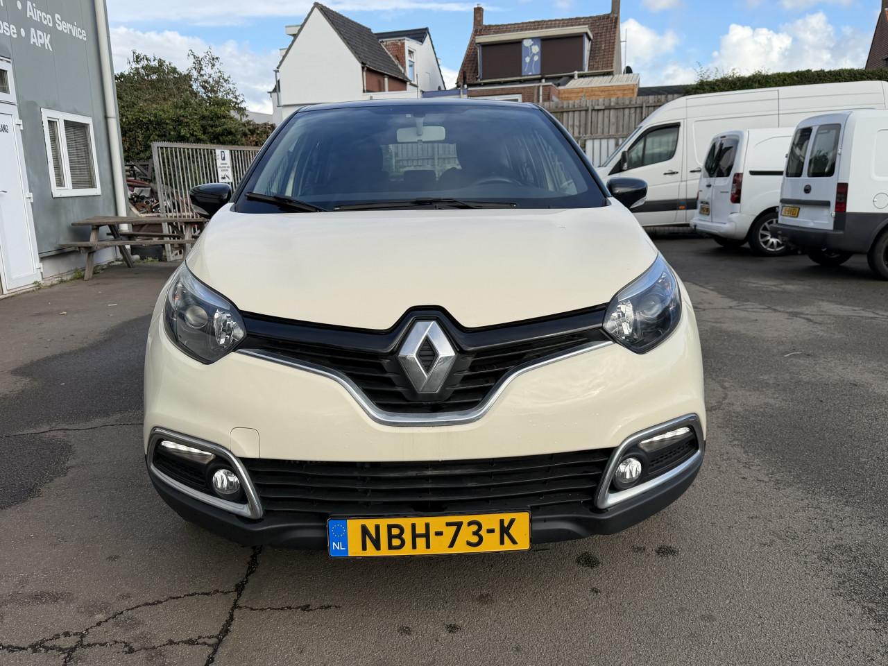 Renault Captur 0.9 Tce Bouwjaar 2016 NAP AIRCO ! ! !