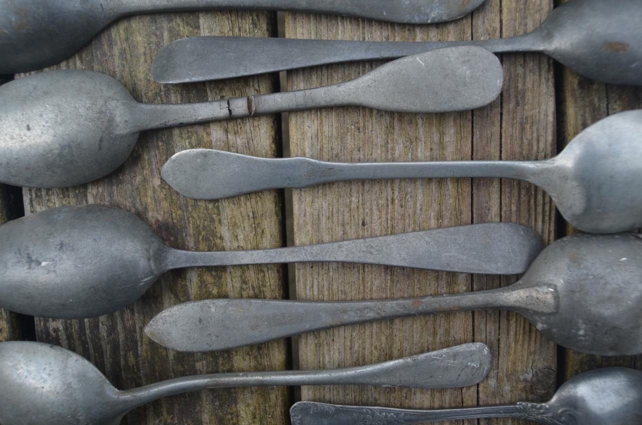 Divers oud bestek en aanverwante spullen