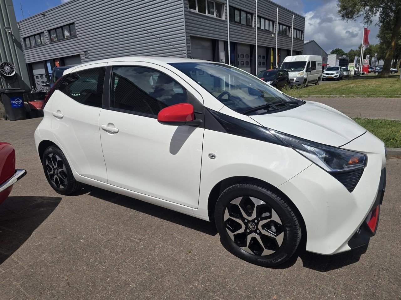 Toyota aygo 1.0 VVT-i x- city  AUTOMAAT!!!!! km13650