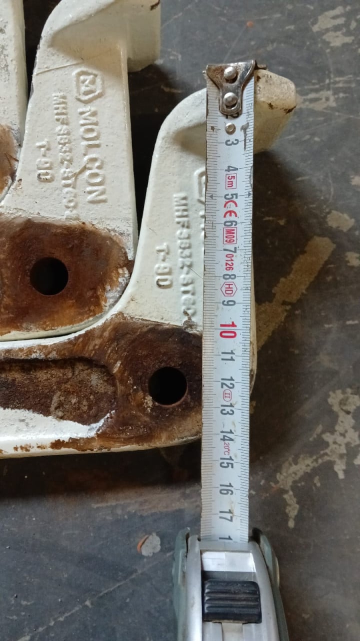 Te koop: molcon haken, voor dubbel lucht.