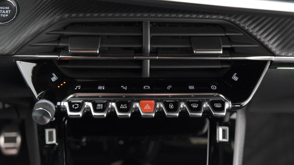 Peugeot 2008 puretech 130 gt | camera | dodehoekdetectie | navigatie | park