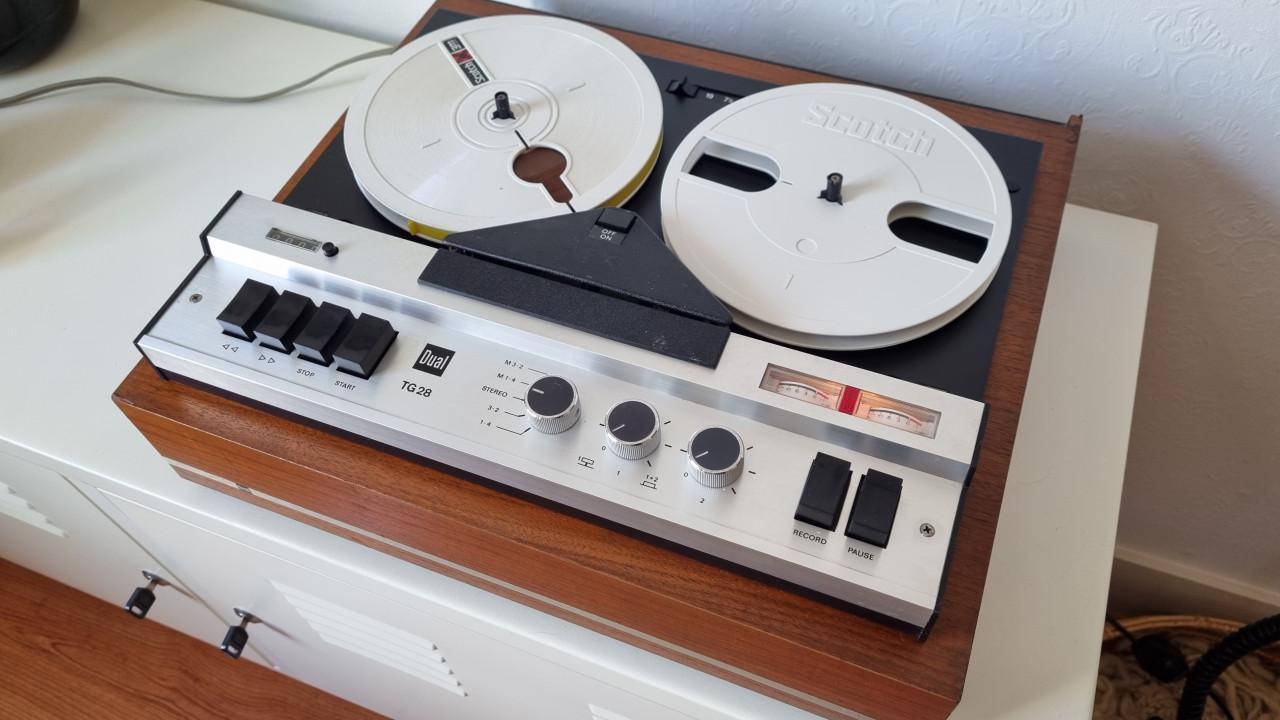 Dual TG 28 CV Tape deck bandrecorder
