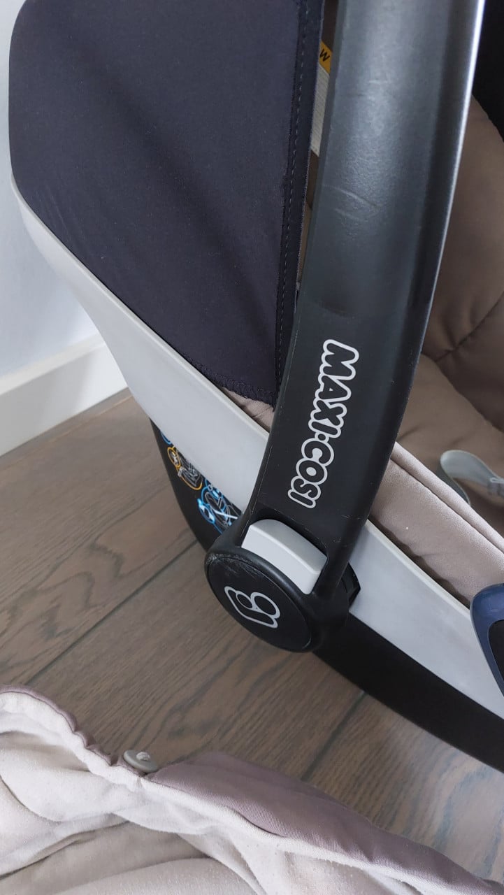 Maxicosi pebble met voetenzak