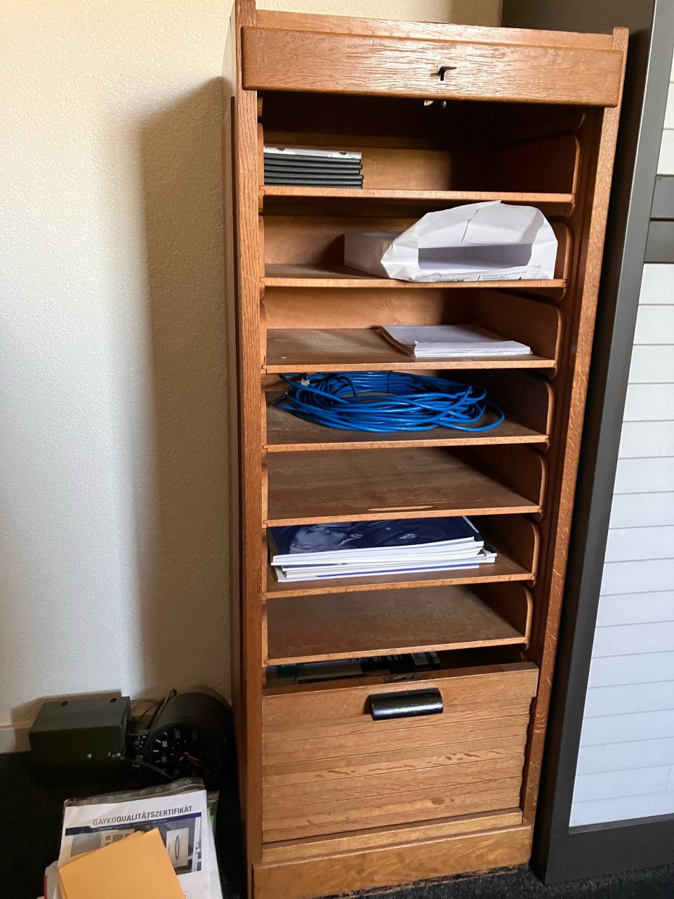Houten rolkastje