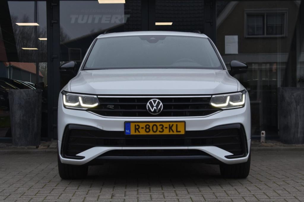 Volkswagen Tiguan 1.5 tsi r-line | black style | panoramadak | nap | camera