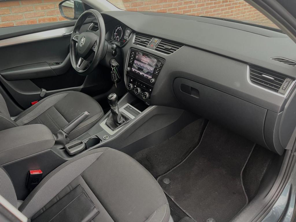 Skoda Octavia combi 1.0 tsi greentech ambition business | carplay | trekhaa