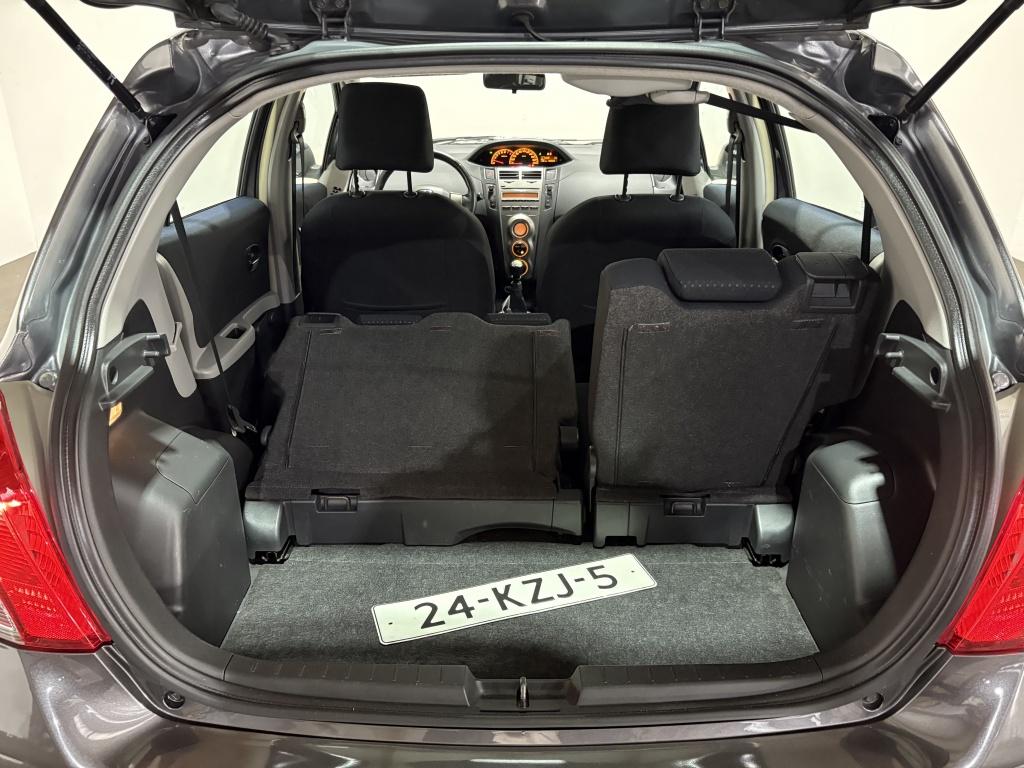 Toyota Yaris 1.3 vvti aspiration | clima | trekhaak | lm velgen |