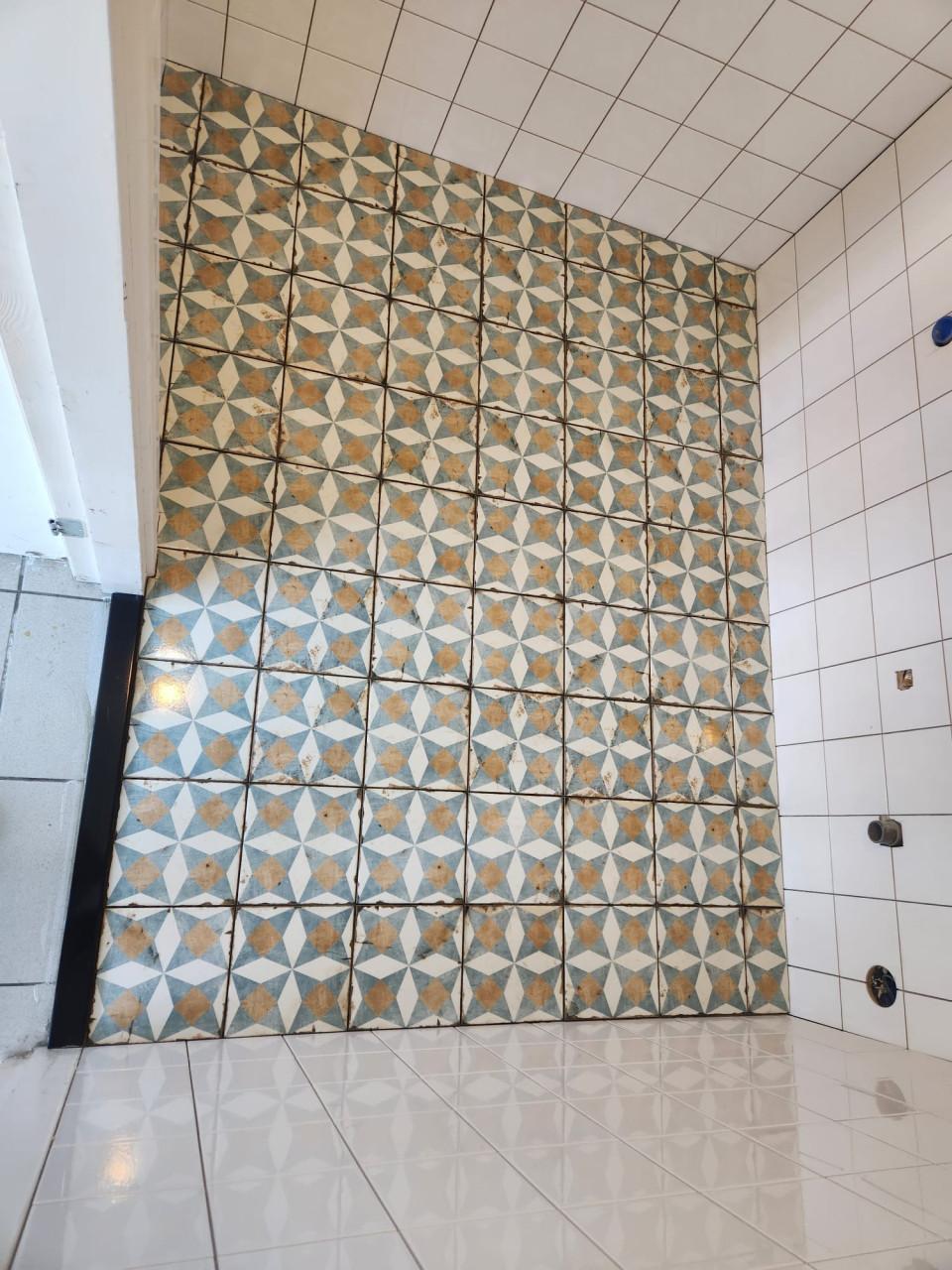 Tegelzetter nodig? Bel/app: 06 21937244 of Mail: jvbtegelzetter@gmail.com