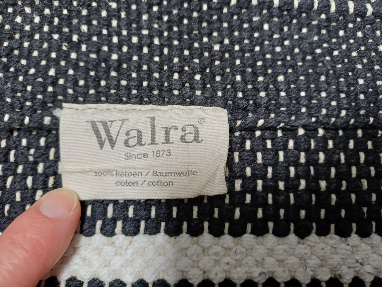Walra Badmat Stripes & Structure: zwart/wit met kwastjes
